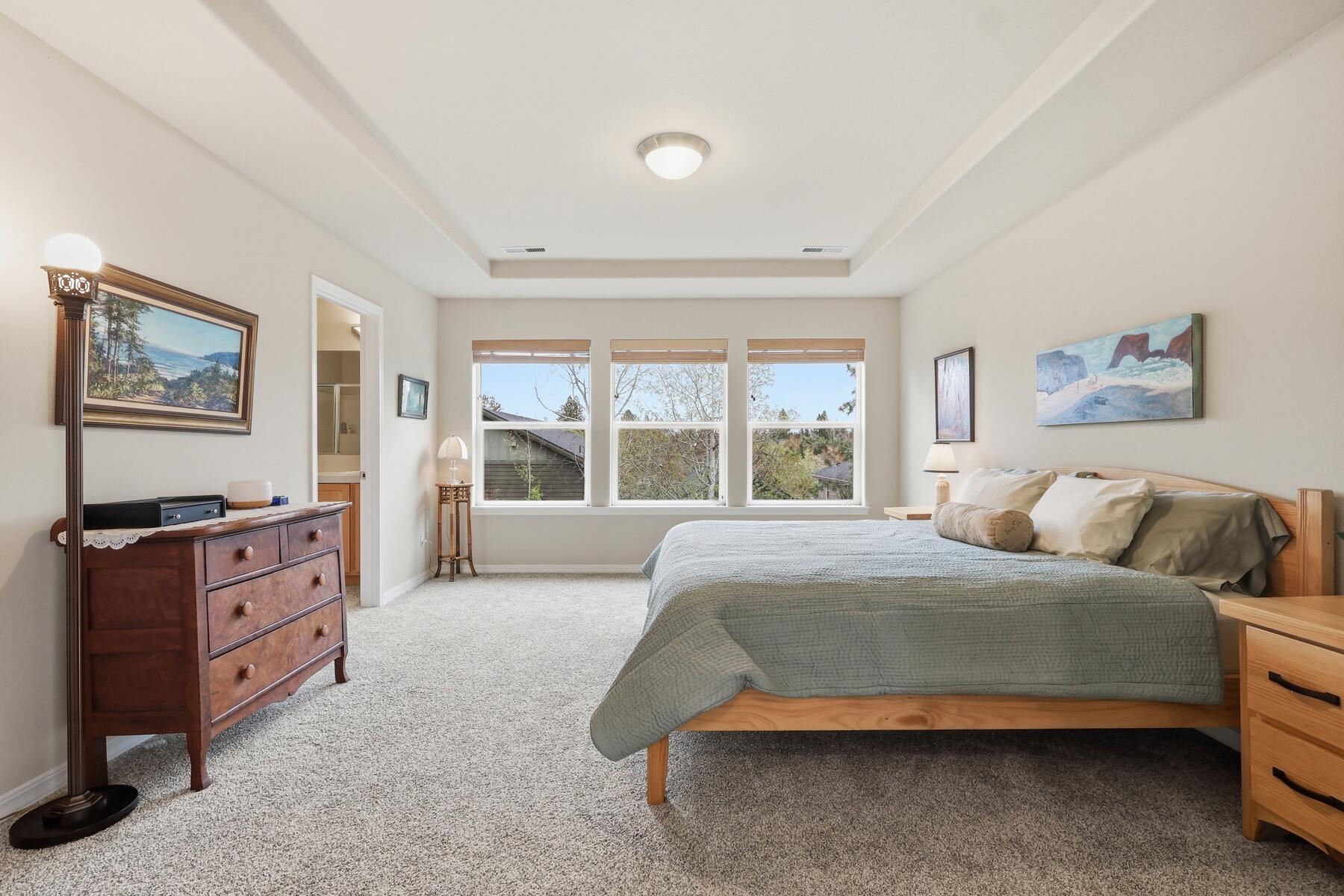 61156 Foxglove Loop Bend, OR 97702 - Photo 13 of 44 Primary bedroom