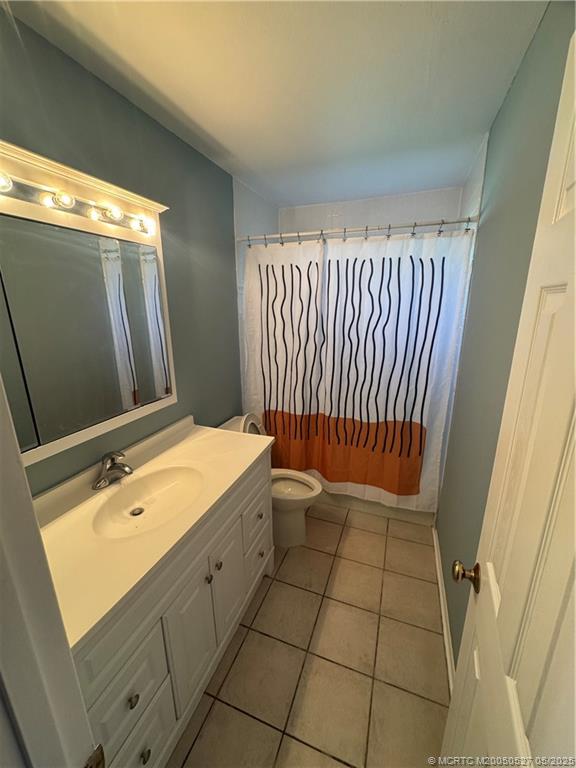 2929 Southeast Ocean Boulevard, Unit 1065 Stuart, FL 34996 - Photo 12 of 14 Guest Bathroom