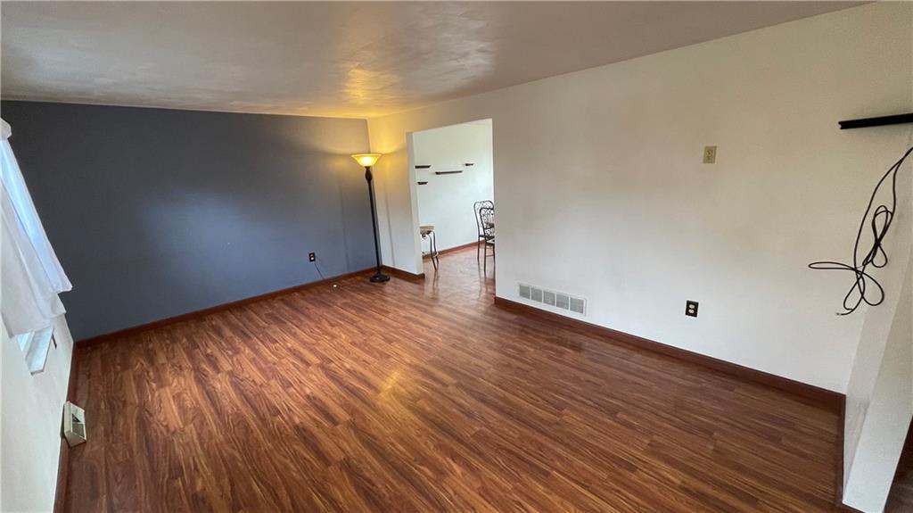 52 Dover Road Irwin, PA 15642 - Photo 5 of 15 Gallery Image 5