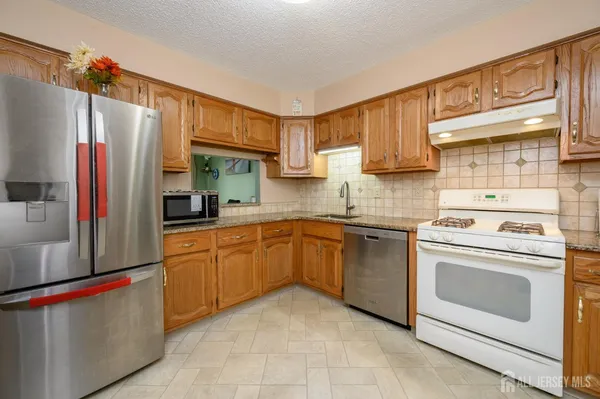 $575,000 | 108 Eastwick Court, Hillsborough, NJ 08844