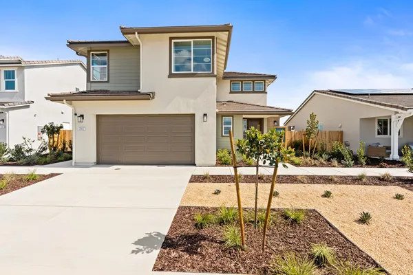 $647,719 | 316 North Vista Avenue, Fowler, CA 93625