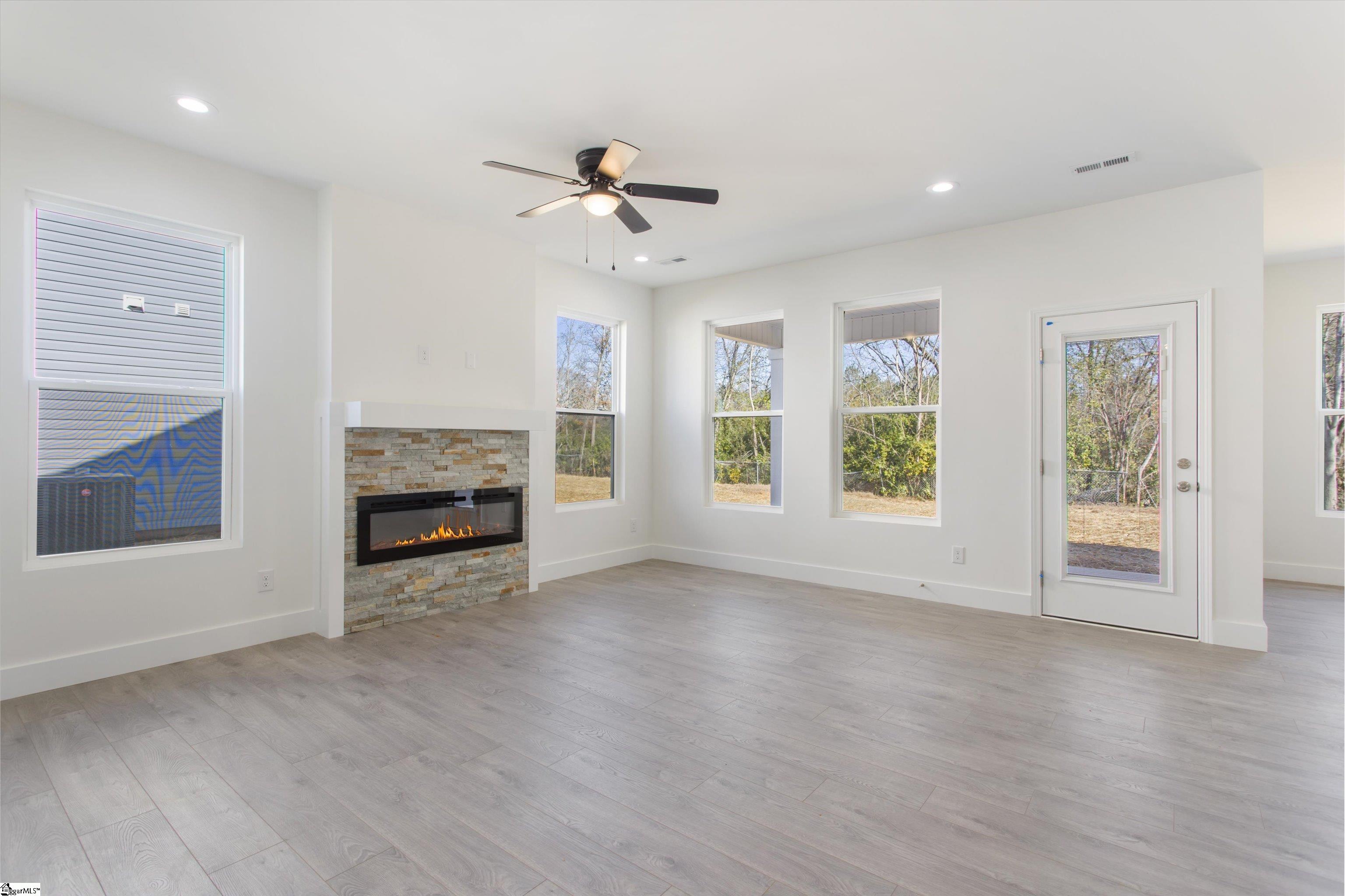 109 Sherwood Road Easley, SC 29640 - Photo 4 of 29
