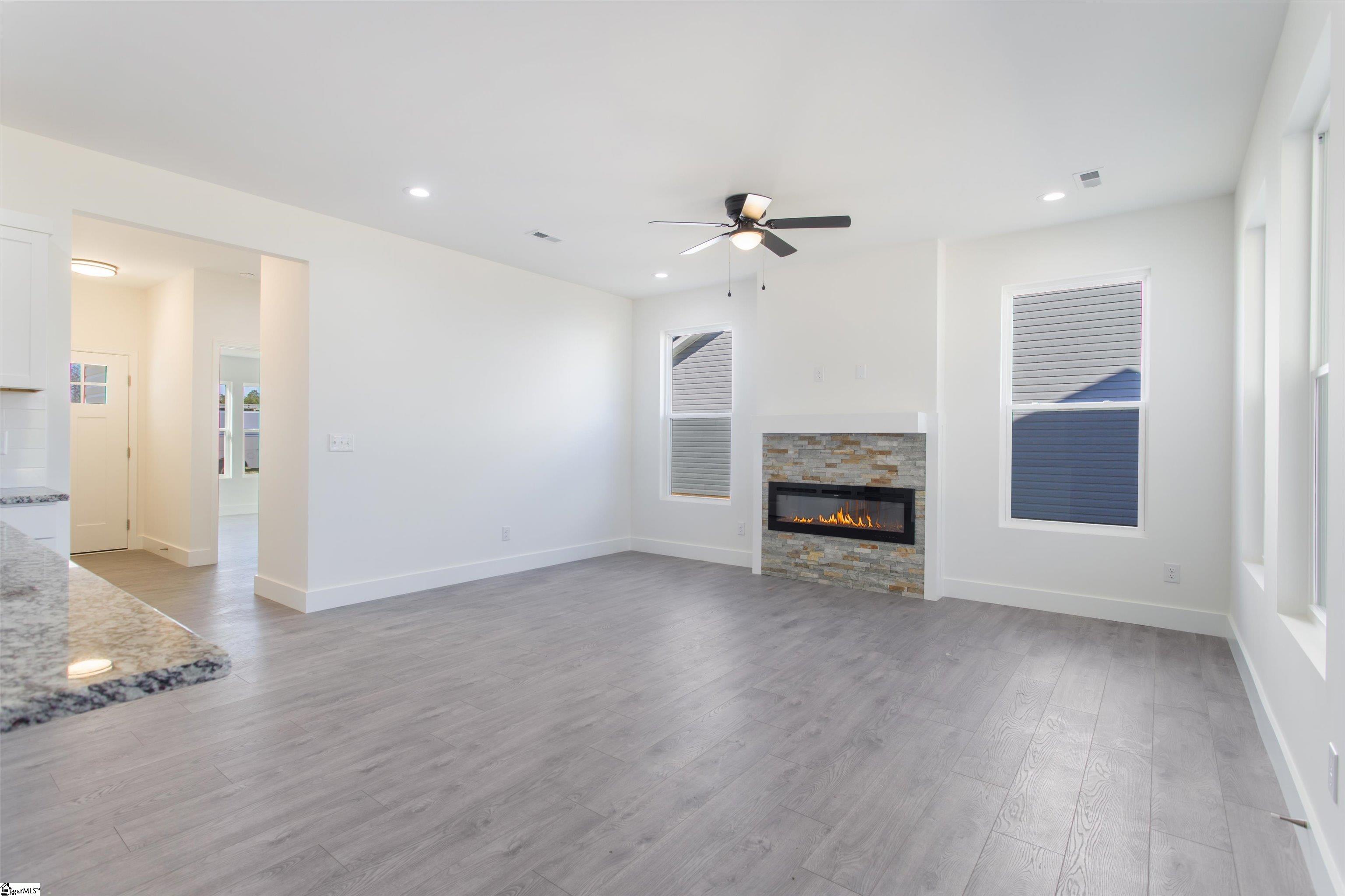 109 Sherwood Road Easley, SC 29640 - Photo 5 of 29