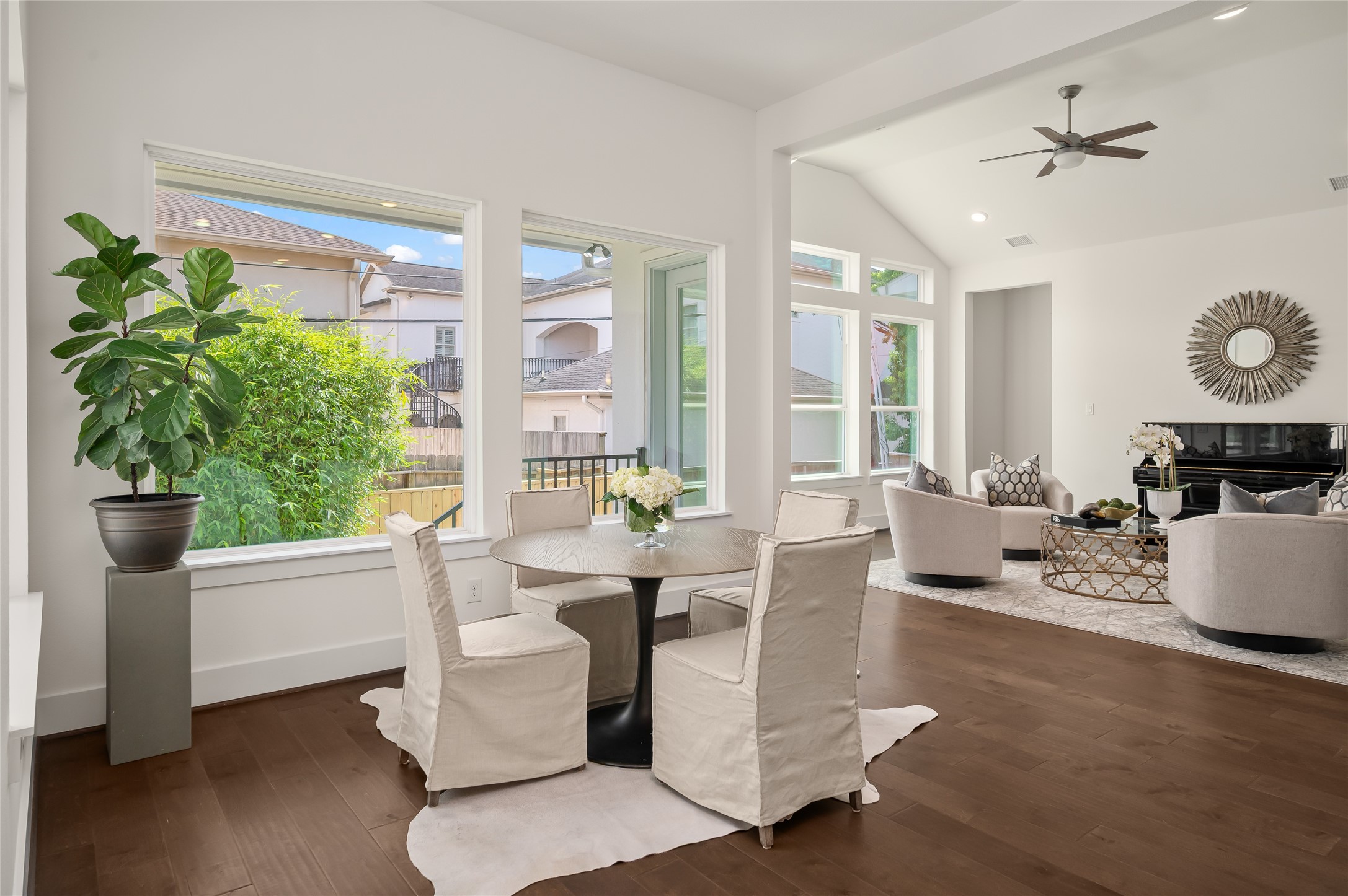2215 MacArthur Street Houston, TX 77030 - Photo 9 of 33 Breakfast Room with views into the lounging area.