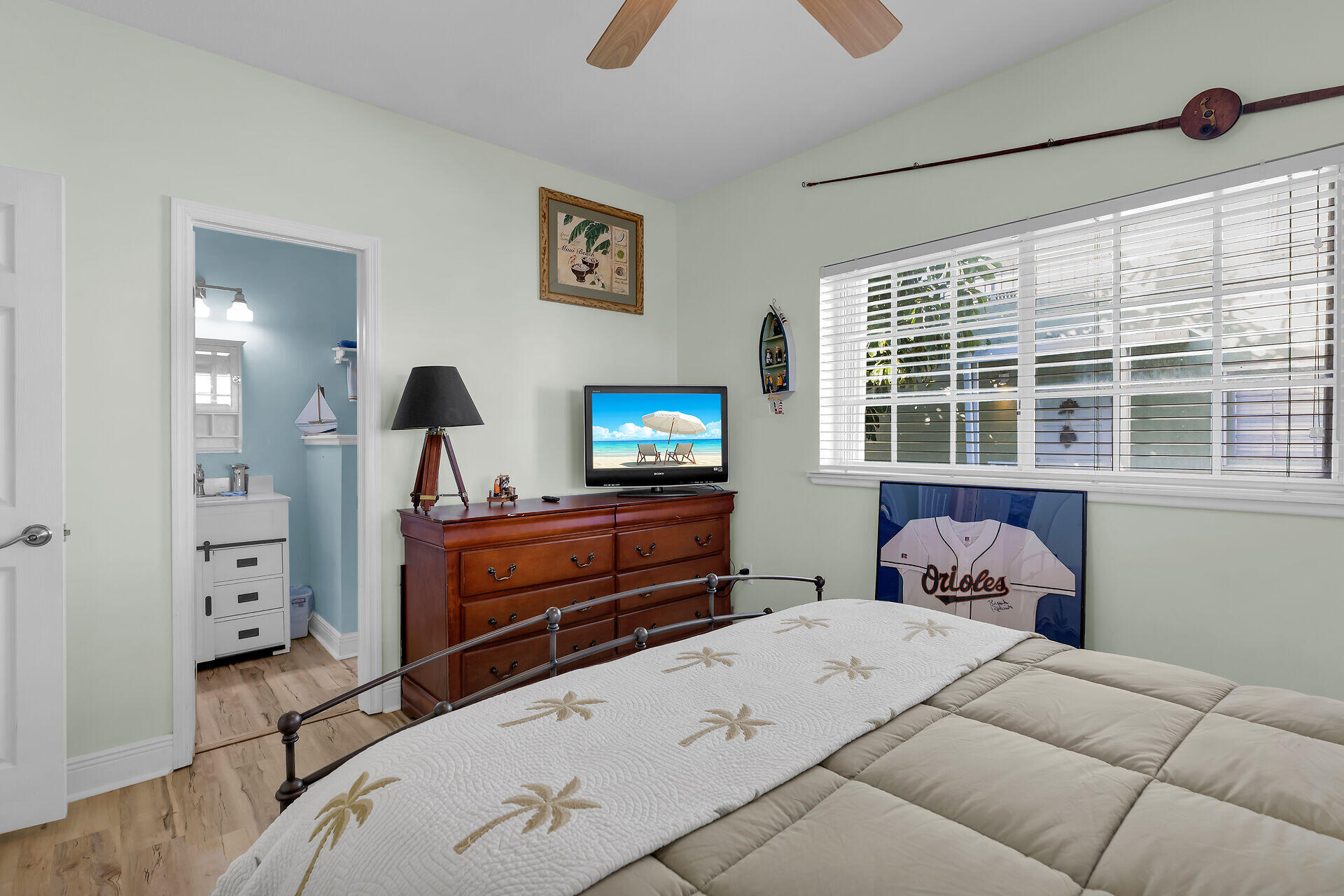 170 Marina Avenue Key Largo, FL 33037 - Photo 41 of 50 Bedroom to Bath