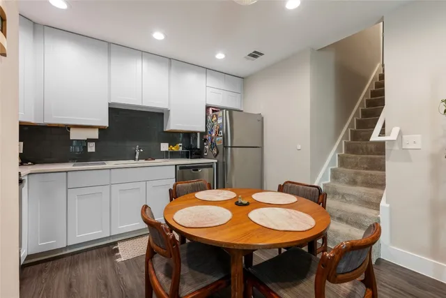 $179,900 | 935 La Posada Drive, Unit 243, Austin, TX 78752