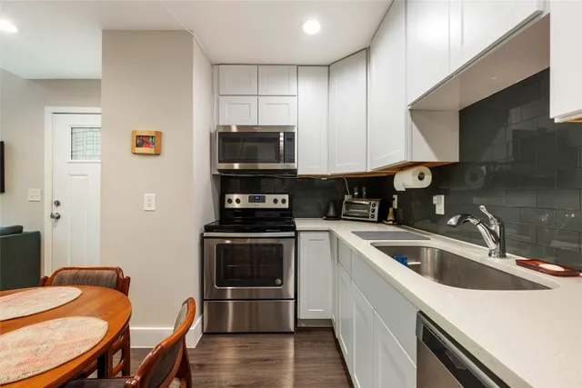 $179,900 | 935 La Posada Drive, Unit 243, Austin, TX 78752