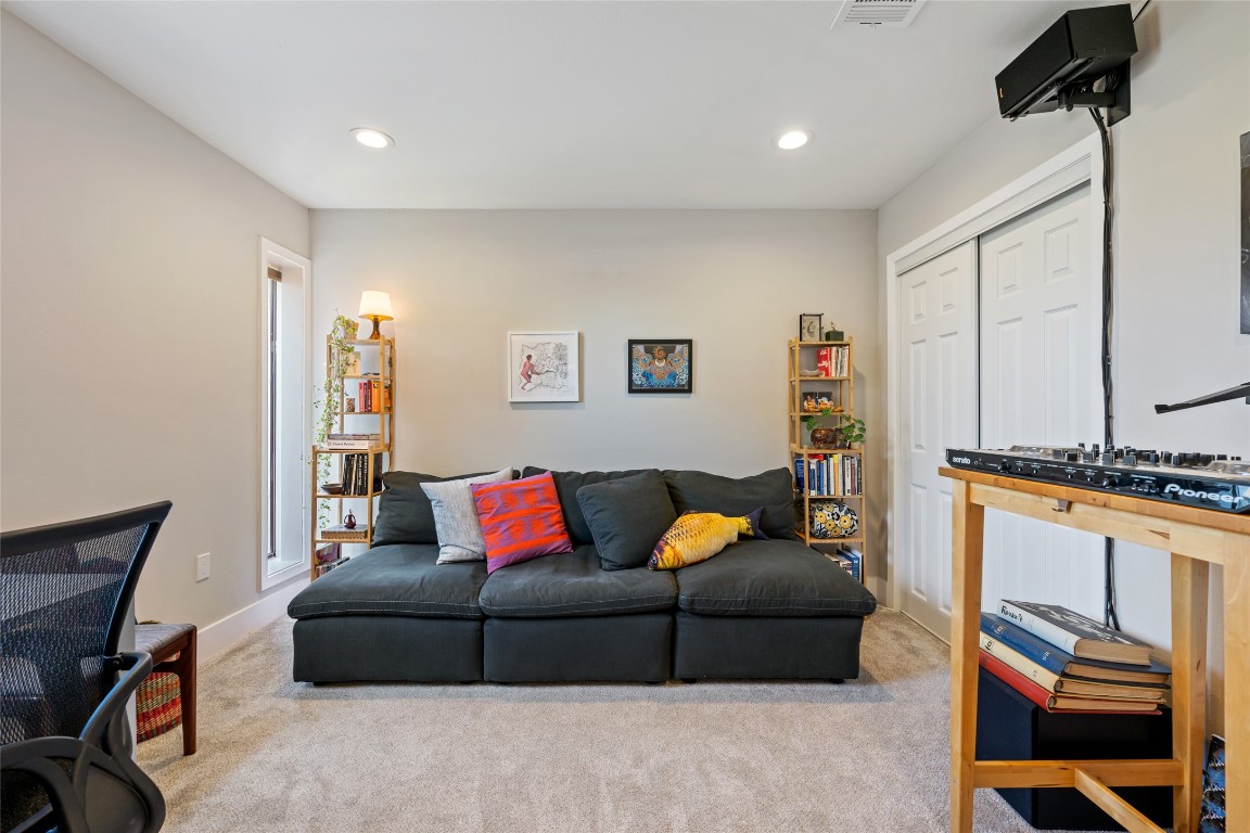 935 La Posada Drive, Unit 243 Austin, TX 78752 - Photo 17 of 37