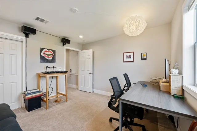 $179,900 | 935 La Posada Drive, Unit 243, Austin, TX 78752