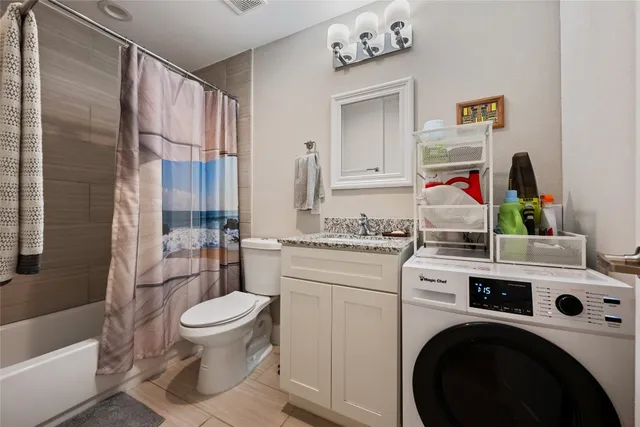 $179,900 | 935 La Posada Drive, Unit 243, Austin, TX 78752