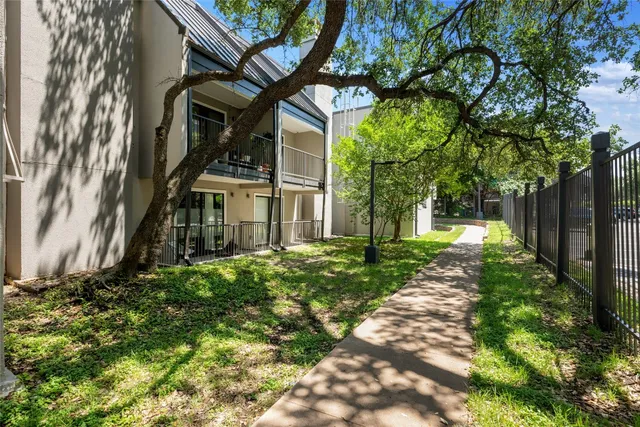$179,900 | 935 La Posada Drive, Unit 243, Austin, TX 78752