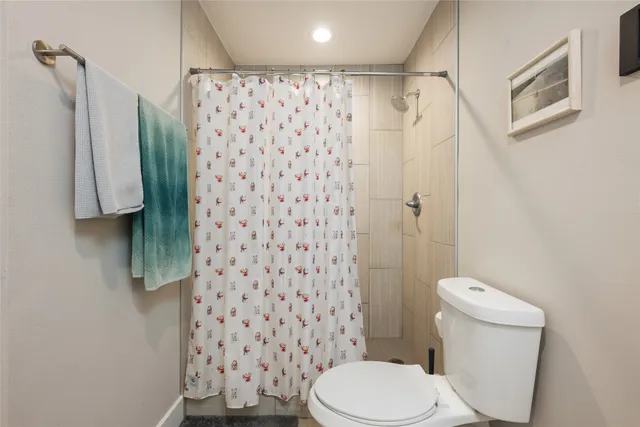 $179,900 | 935 La Posada Drive, Unit 243, Austin, TX 78752