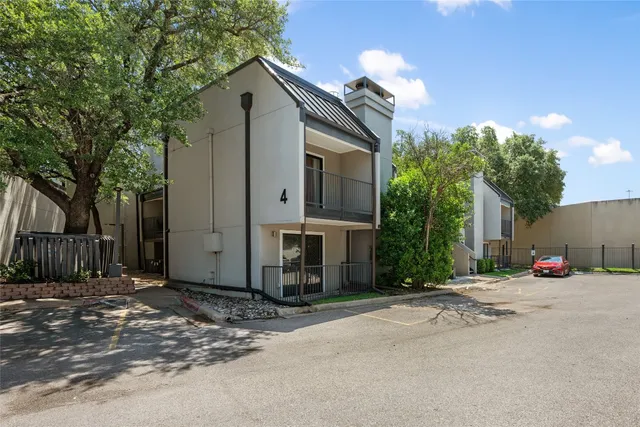 $179,900 | 935 La Posada Drive, Unit 243, Austin, TX 78752