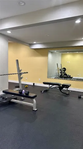 $179,900 | 935 La Posada Drive, Unit 243, Austin, TX 78752