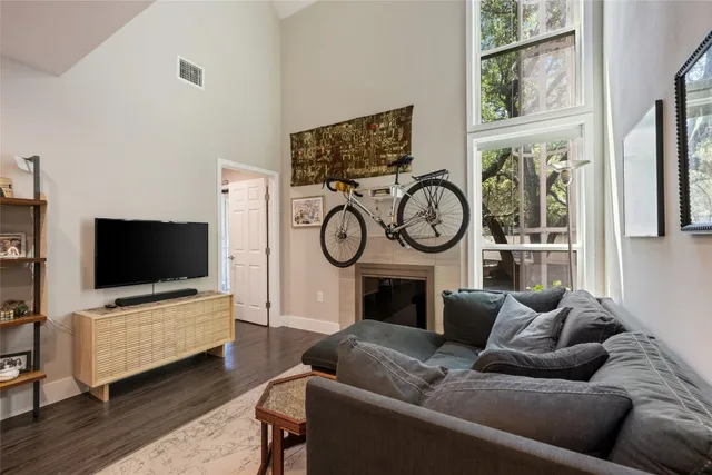 $179,900 | 935 La Posada Drive, Unit 243, Austin, TX 78752