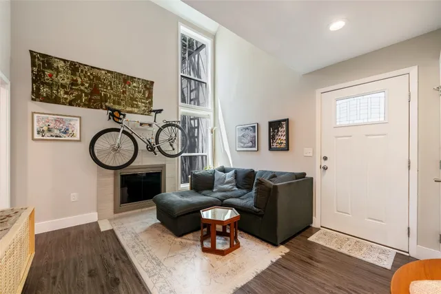 $179,900 | 935 La Posada Drive, Unit 243, Austin, TX 78752