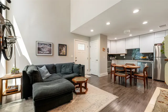 $179,900 | 935 La Posada Drive, Unit 243, Austin, TX 78752