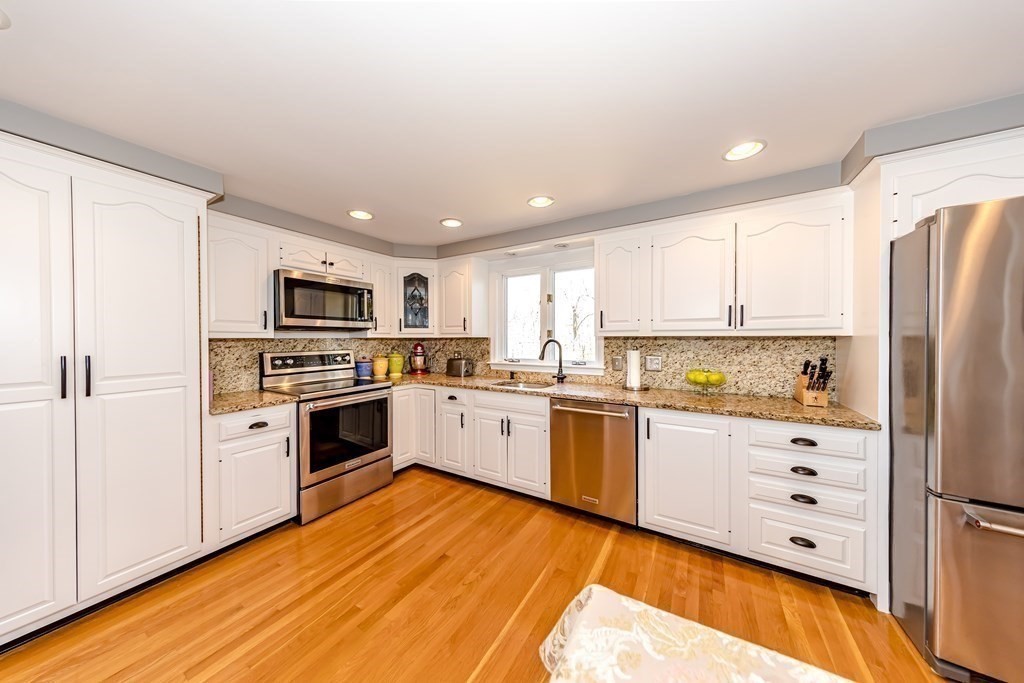 176 Mossman Road Sudbury, MA 01776 - Photo 8 of 37 Gallery Image 8