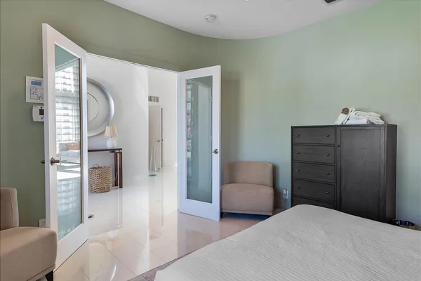 $25,000 | 3050 Northeast 43rd Street, Fort Lauderdale, FL 33308