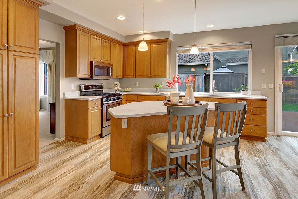 2832 202nd Street Southeast Bothell, WA 98012 - Photo 9 of 25