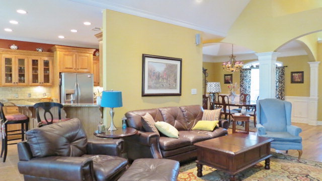 320 Eagle Ridge Road Macon, GA 31216 - Photo 8 of 35 a living room with furniture and wooden floor