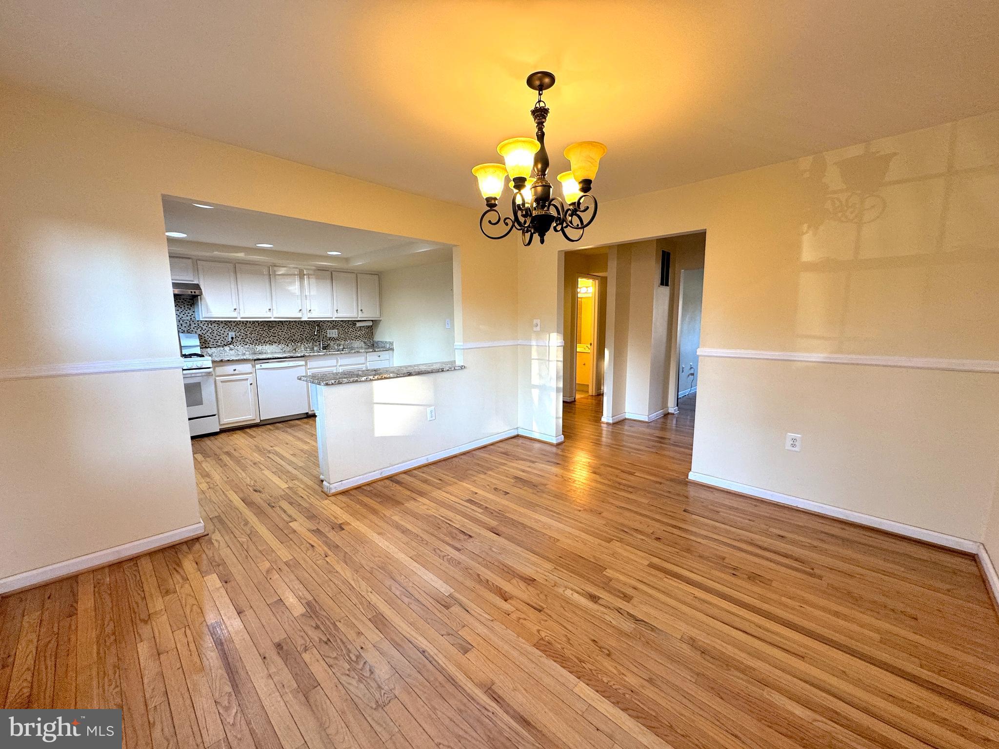 1008 Moorefield Creek Road Southwest Vienna, VA 22180 - Photo 11 of 54