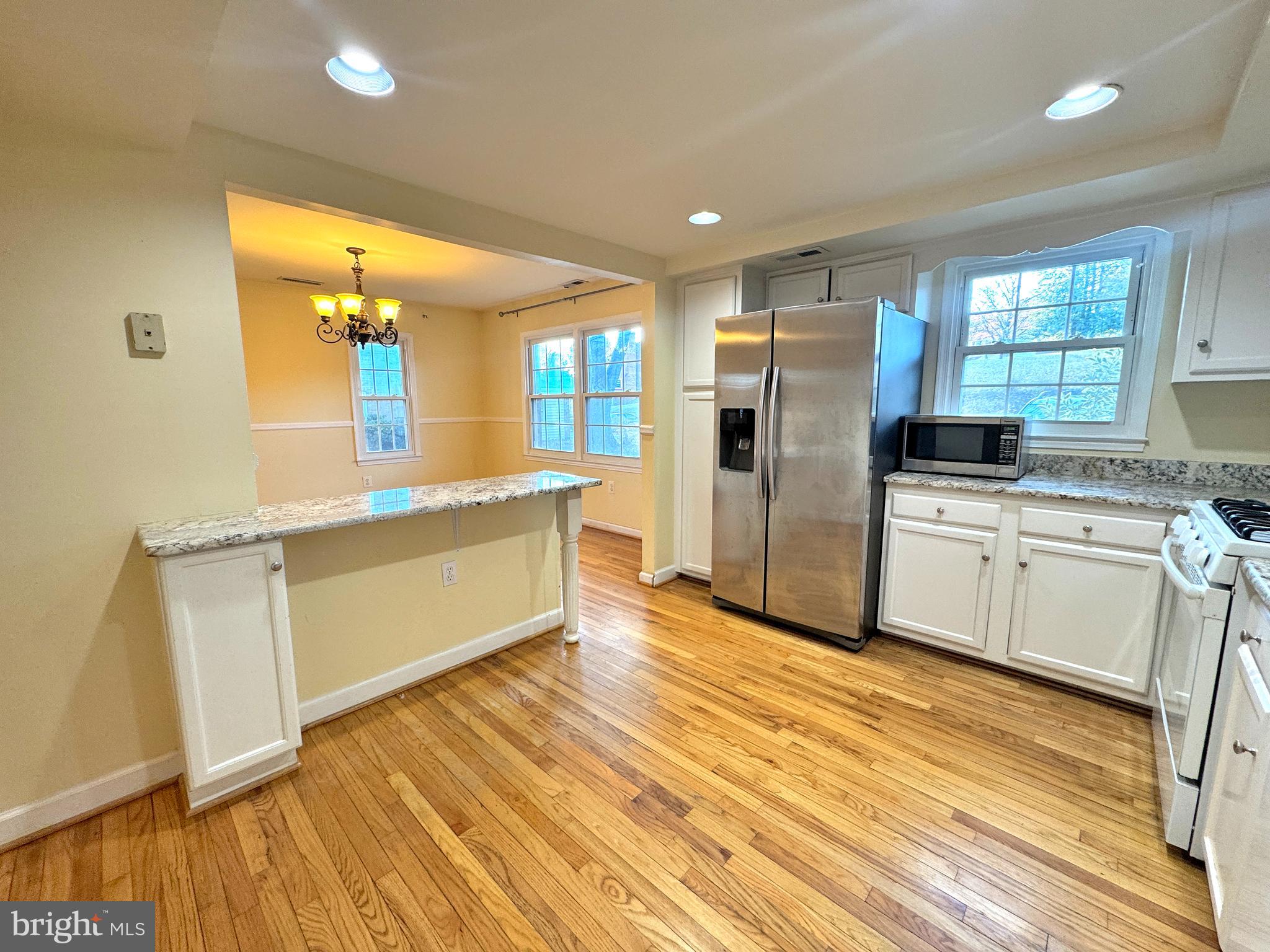 1008 Moorefield Creek Road Southwest Vienna, VA 22180 - Photo 12 of 54