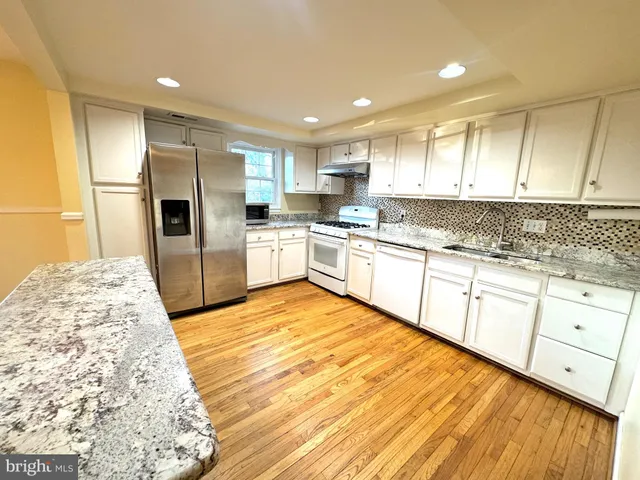 $3,800 | 1008 Moorefield Creek Road Southwest, Vienna, VA 22180