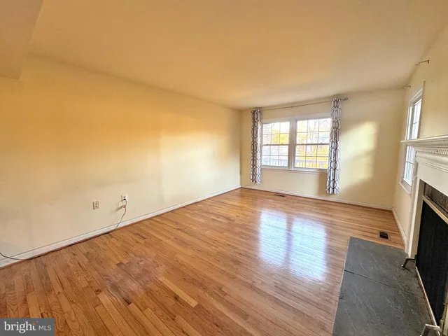 $3,800 | 1008 Moorefield Creek Road Southwest, Vienna, VA 22180