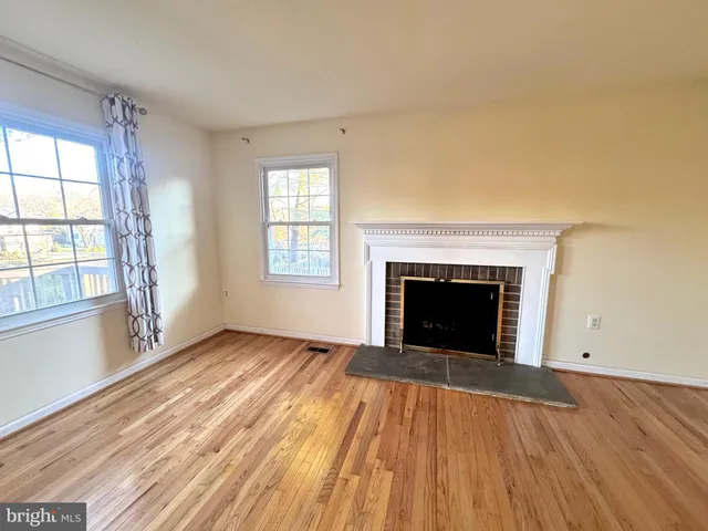 $3,800 | 1008 Moorefield Creek Road Southwest, Vienna, VA 22180