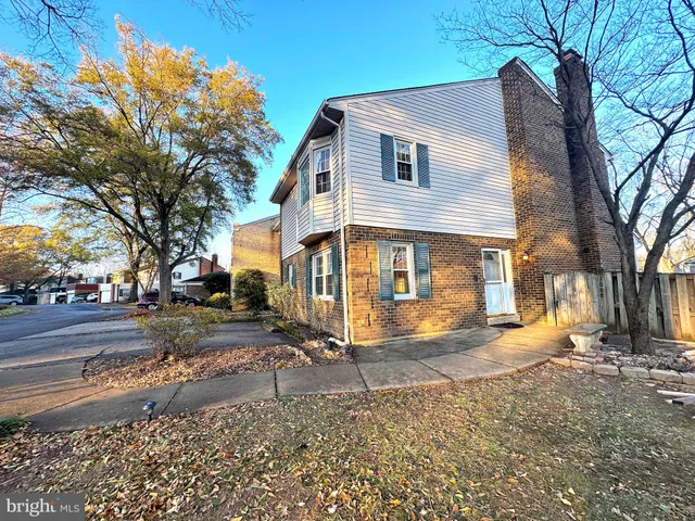 $3,800 | 1008 Moorefield Creek Road Southwest, Vienna, VA 22180