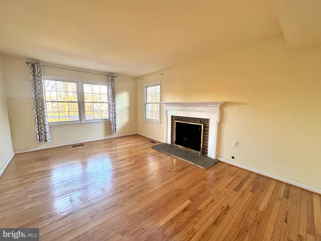 $3,800 | 1008 Moorefield Creek Road Southwest, Vienna, VA 22180