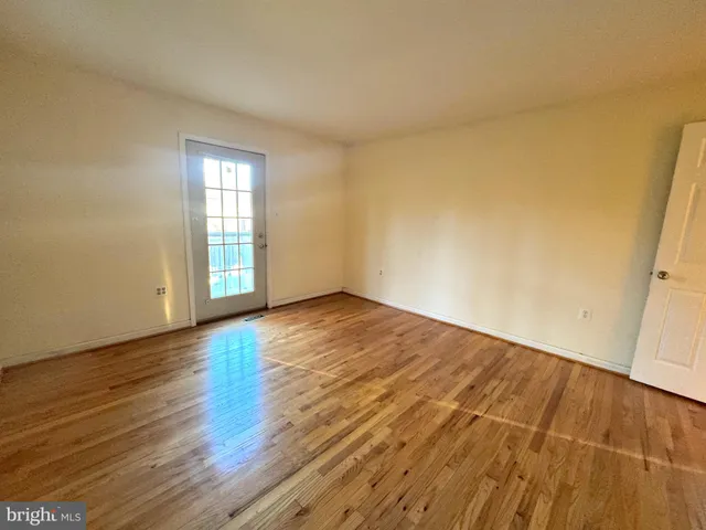 $3,800 | 1008 Moorefield Creek Road Southwest, Vienna, VA 22180