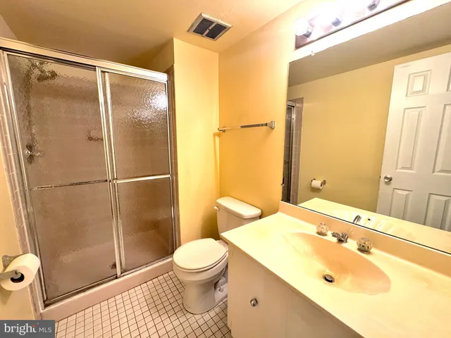 $3,800 | 1008 Moorefield Creek Road Southwest, Vienna, VA 22180