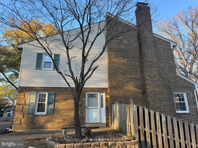 $3,800 | 1008 Moorefield Creek Road Southwest, Vienna, VA 22180