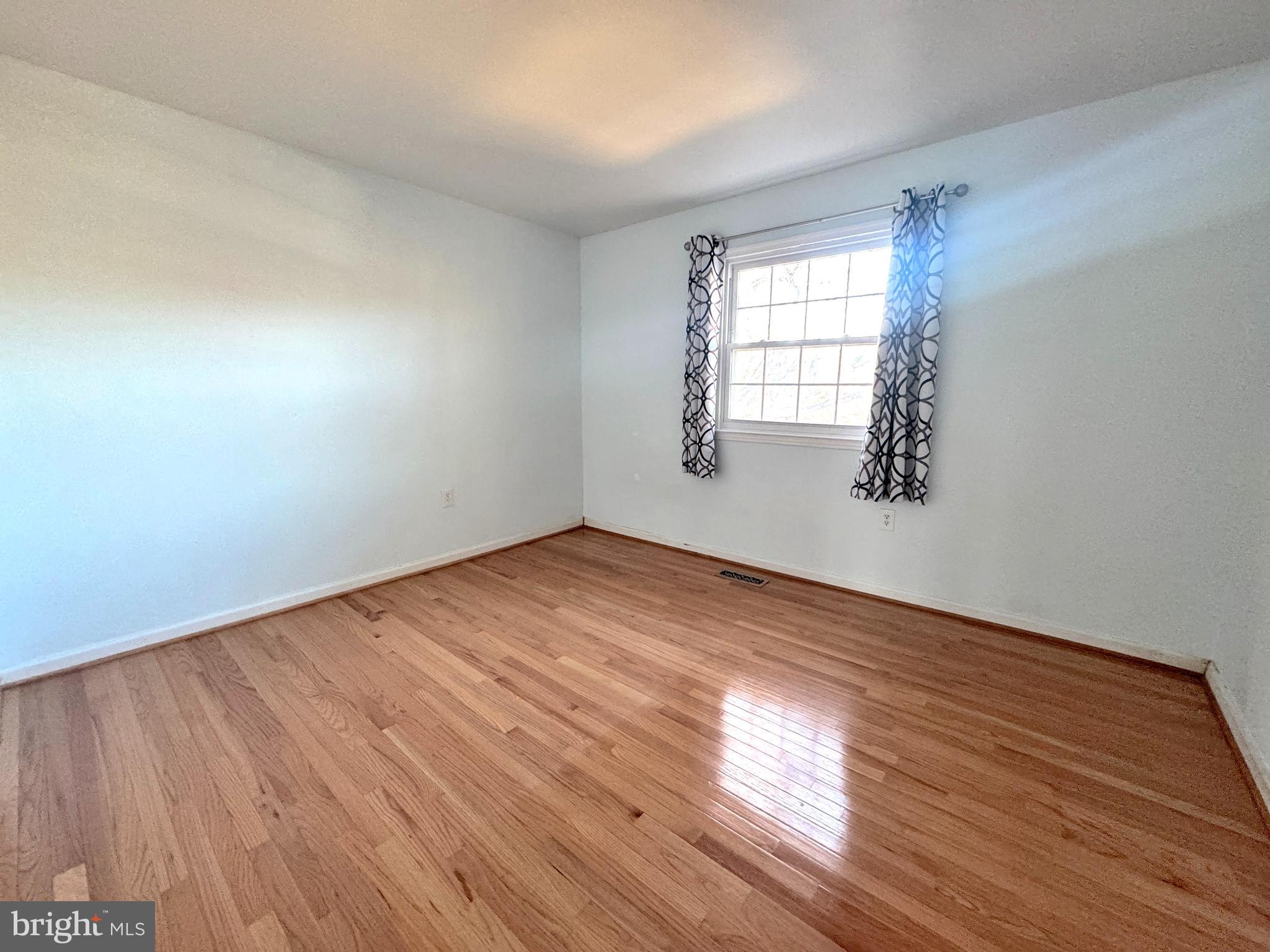 1008 Moorefield Creek Road Southwest Vienna, VA 22180 - Photo 32 of 54