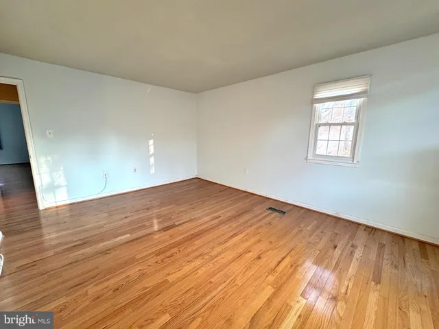 $3,800 | 1008 Moorefield Creek Road Southwest, Vienna, VA 22180