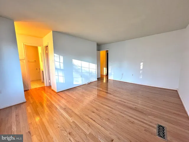 $3,800 | 1008 Moorefield Creek Road Southwest, Vienna, VA 22180