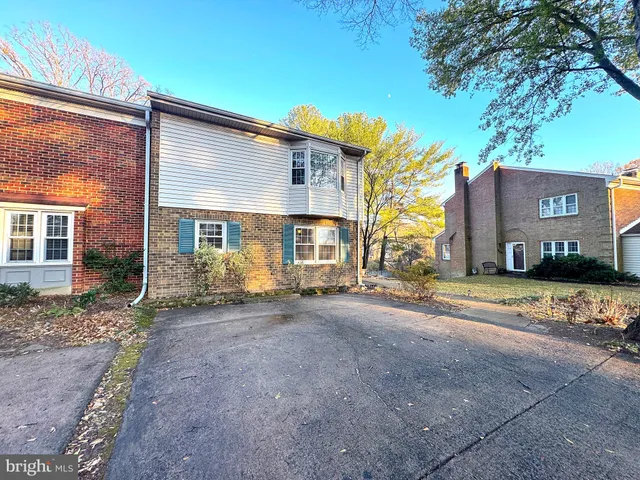 $3,800 | 1008 Moorefield Creek Road Southwest, Vienna, VA 22180