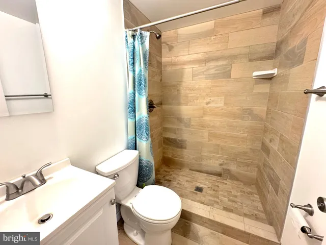 $3,800 | 1008 Moorefield Creek Road Southwest, Vienna, VA 22180