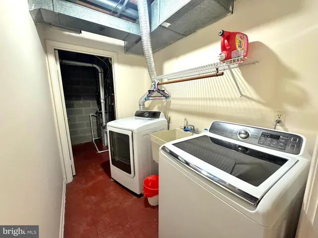 $3,800 | 1008 Moorefield Creek Road Southwest, Vienna, VA 22180