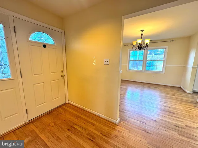 $3,800 | 1008 Moorefield Creek Road Southwest, Vienna, VA 22180