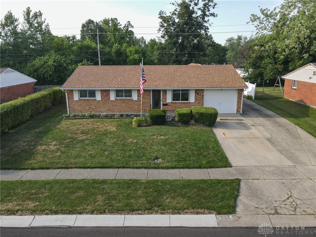 6823 Highbury Road Huber Heights, OH 45424 - Photo 2 of 27