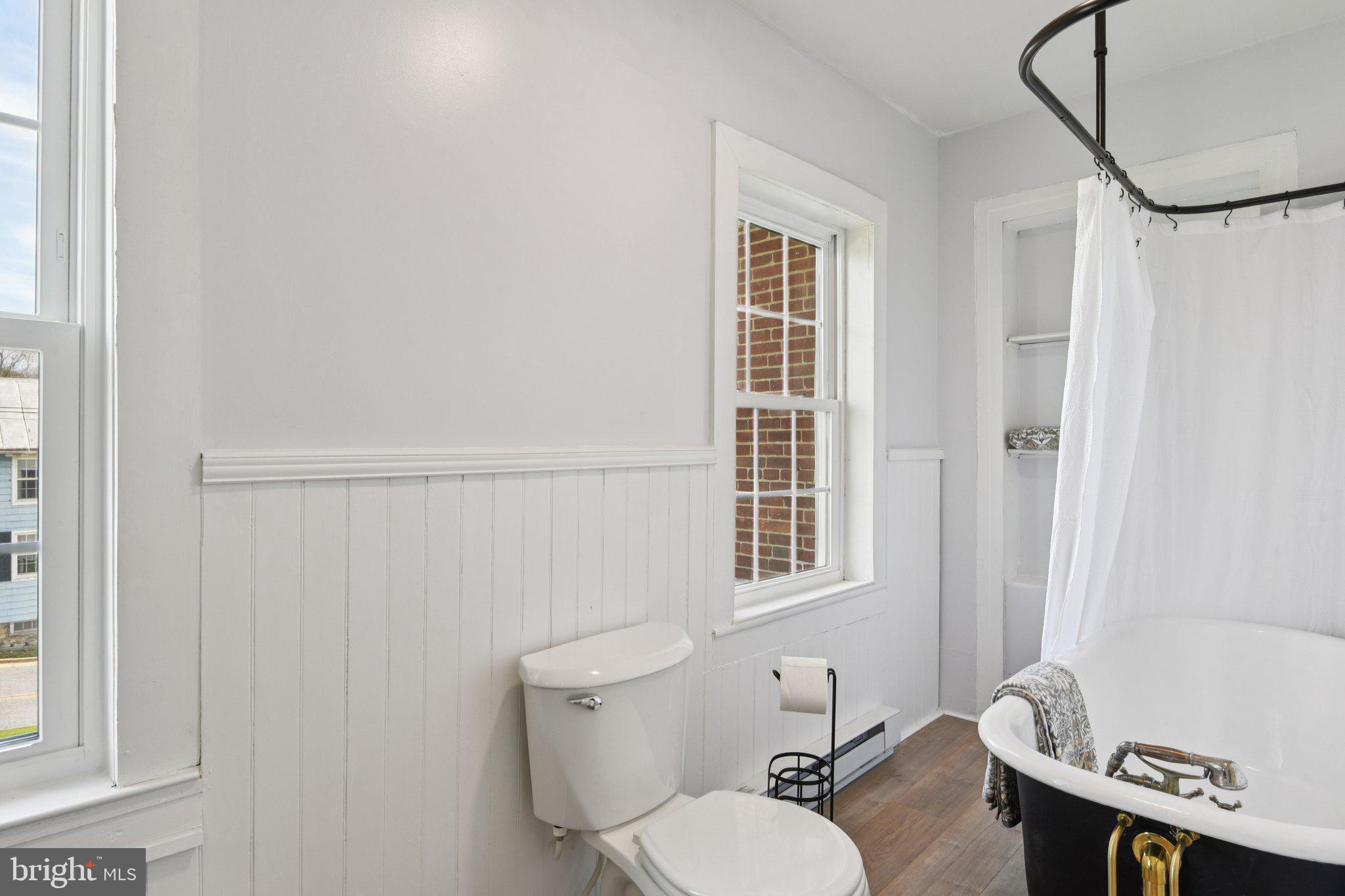 414 High Street New Windsor, MD 21776 - Photo 25 of 51 Primary bath claw foot tub