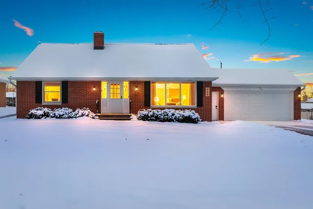 $475,000 | 960 Watermolen Avenue, Green Bay, WI 54304