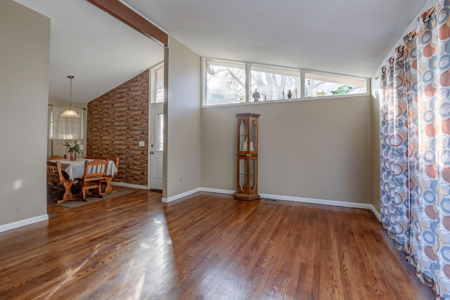 832 Cascade Road Forest Park, OH 45240 - Photo 4 of 31 Gallery Image 4