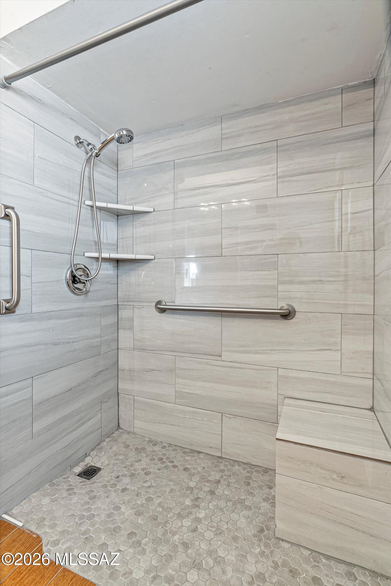 2107 East Lind Road Tucson, AZ 85719 - Photo 31 of 43 a bathroom with a shower