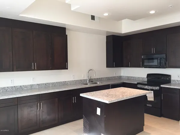 $2,695 | 1502 East Dunlap Avenue, Unit 7, Phoenix, AZ 85020