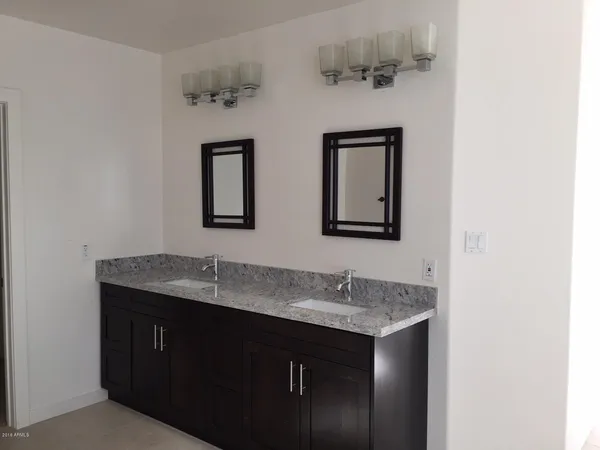 $2,695 | 1502 East Dunlap Avenue, Unit 7, Phoenix, AZ 85020