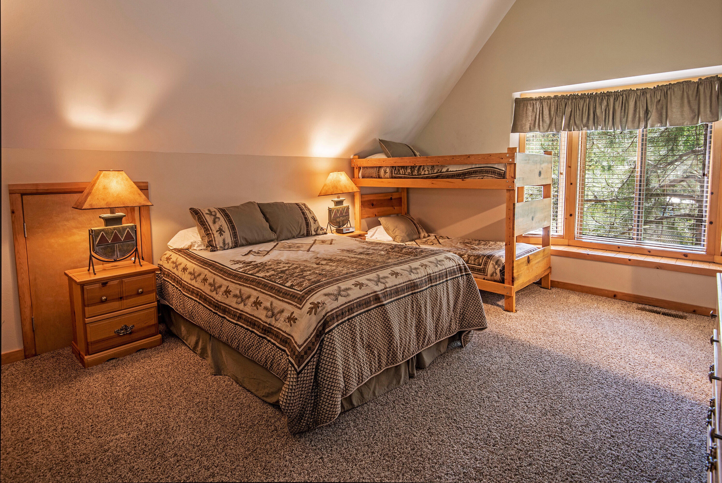 57520 Circle 4 Cabin Road, Unit 11 Sunriver, OR 97707 - Photo 14 of 20 Circle 4 Cabin Rd 11 Sunriver-print-013-